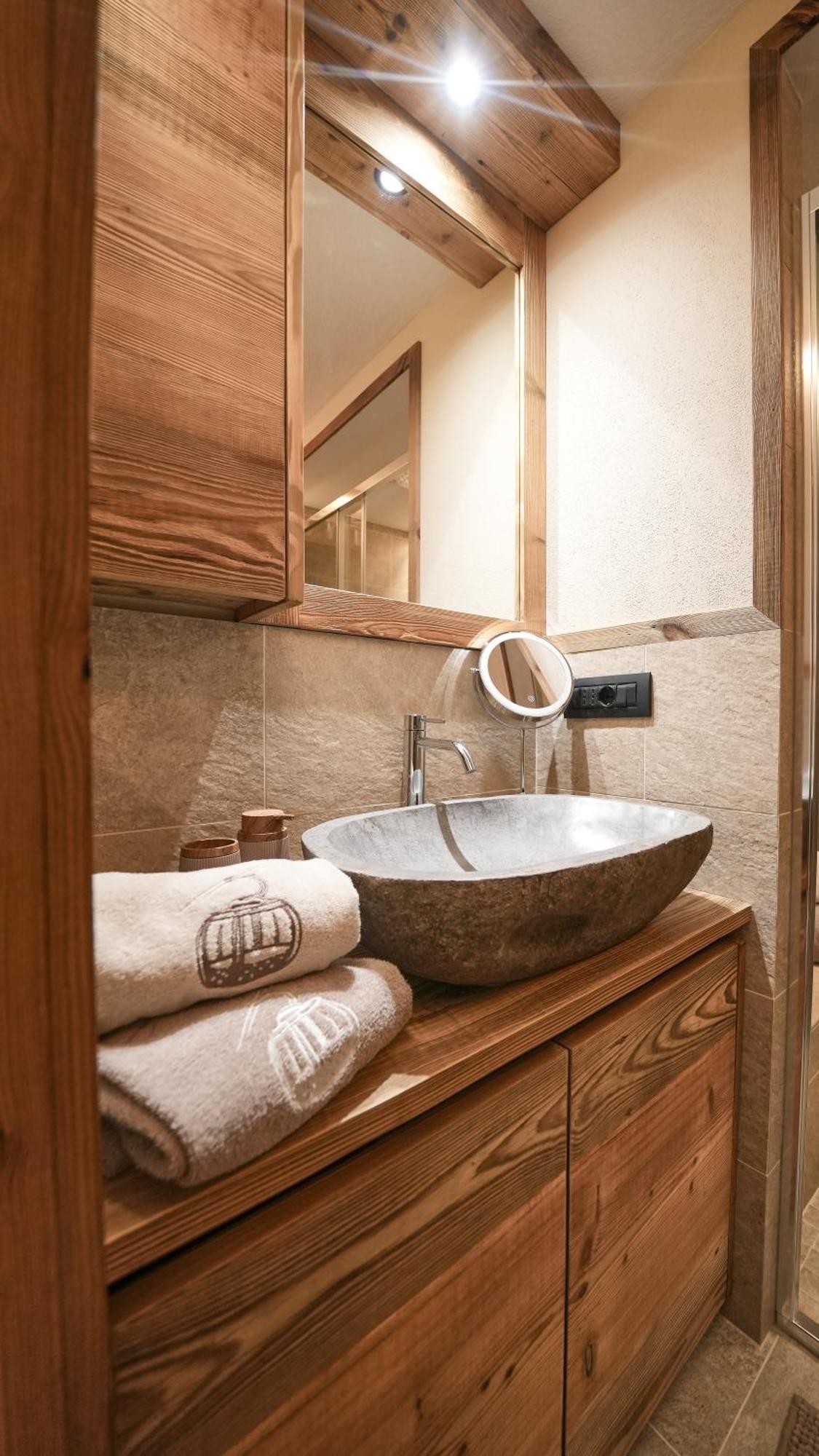 Alpine Suite - Cervinia بيريوِل تْشيرفينيا المظهر الخارجي الصورة